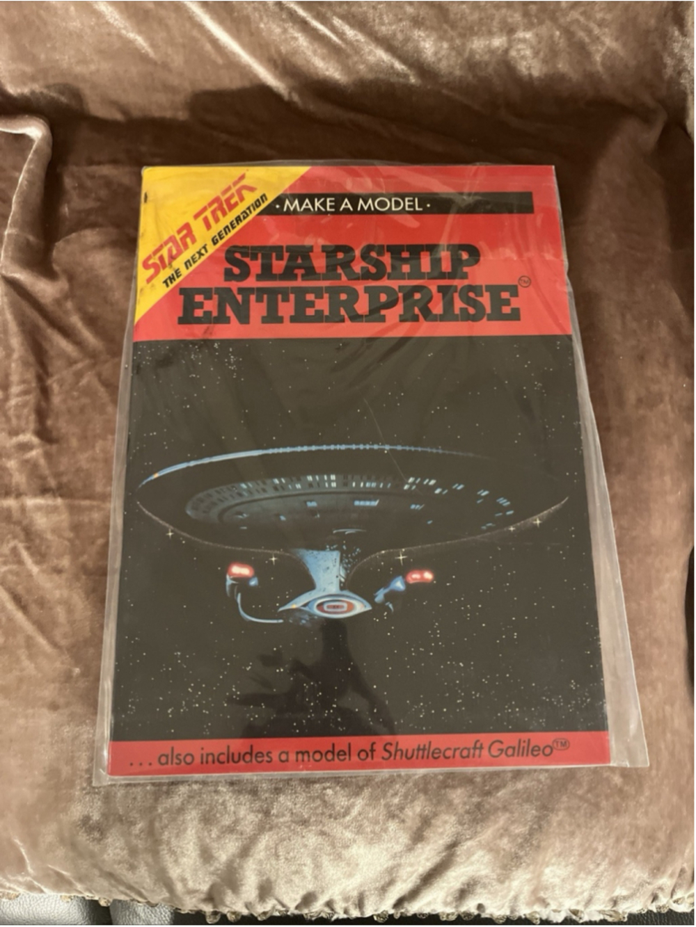 VINTAGE 1995 STAR TREK Next Generation Make a Model STARSHIP ENTERPRISE UNUSED